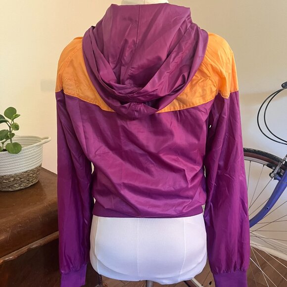 Nike Windrunner - Picture 2 of 6